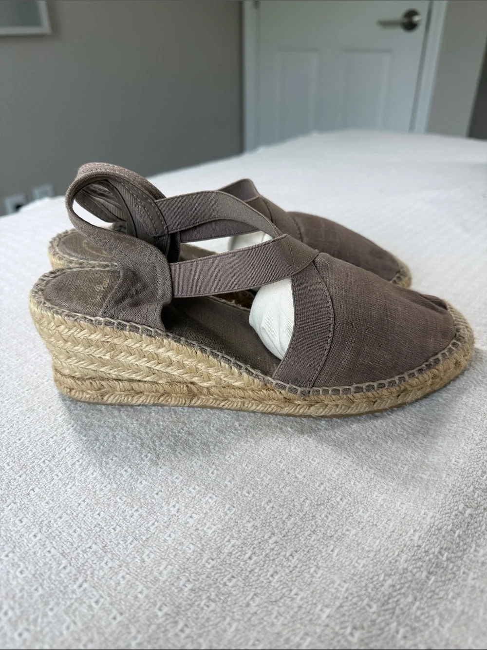 Toni Pons Origins taupe espadrille wedge heel covered toe sandals size 38